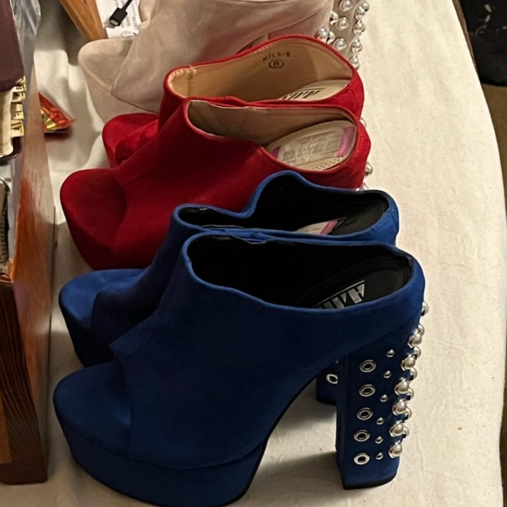 ✨️✨️Gorgeous Studded Platforms - Picture 4 of 7